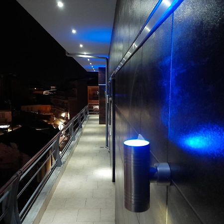 Exantas The Lux-Veria Apartment Ngoại thất bức ảnh